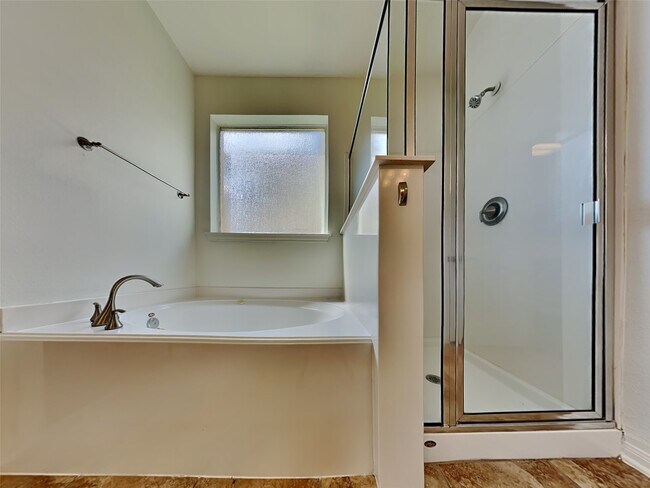 Building Photo - 2114 Wembley Way