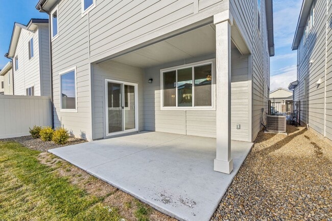 Building Photo - Beautiful 4bd/2.5ba Home in the Moxie Ridge Community!