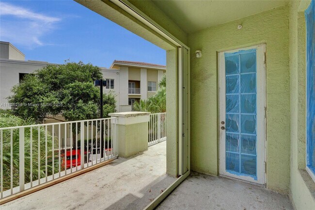 Building Photo - 1200 Town Center Dr