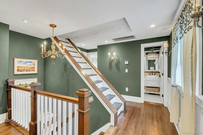 Building Photo - 105 Academy St