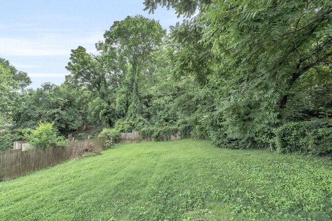 Building Photo - Incredible Fully-Updated 3 Bedroom Home wi...