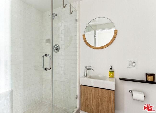 Building Photo - 2055 W Silver Lake Dr