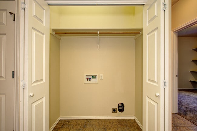 Building Photo - 727 Stampede Dr