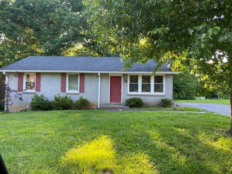 Front picture of home from street - 1026 Granada Rd