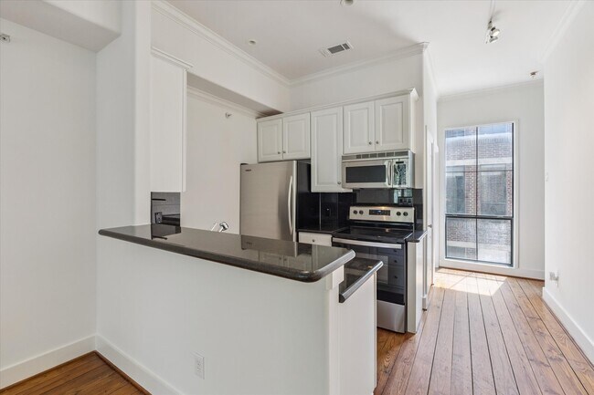 Building Photo - 100 McGowen St