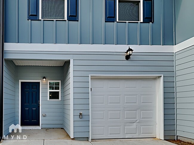 Building Photo - 5097 Lower Elm St