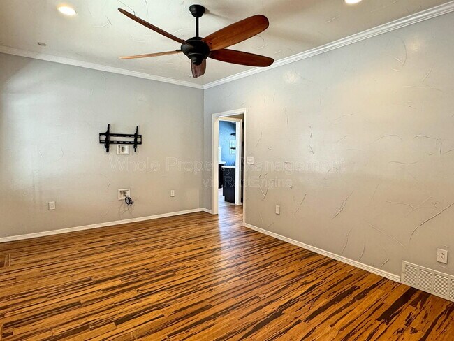 Building Photo - 5680 W 9th Ave