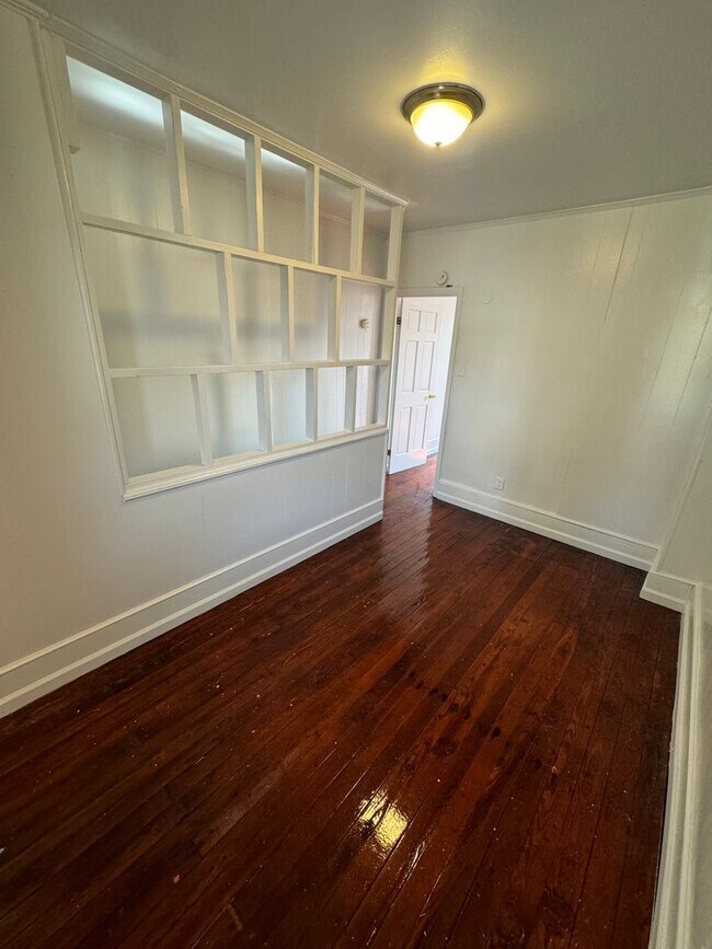 Building Photo - Coming soon! Cozy 2 bedroom house with par...