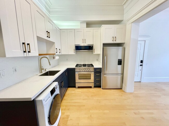 Building Photo - Super Charming NOPA Condo! Parking! Laundr...