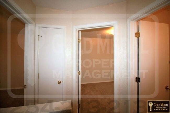 Building Photo - 4500 Sylvia Dr