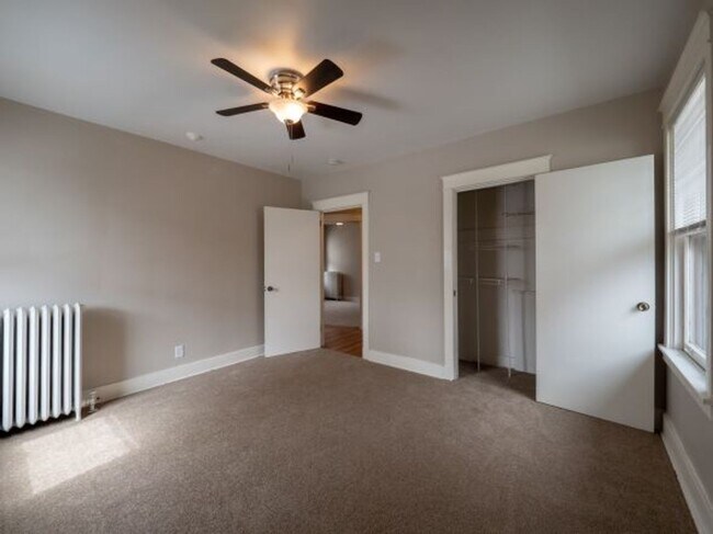 Building Photo - 319 W Hutchinson Ave