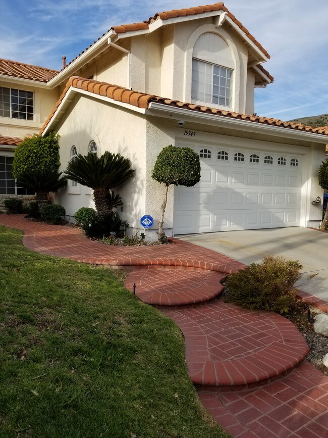 front yard - 19945 Eagle Ridge Ln