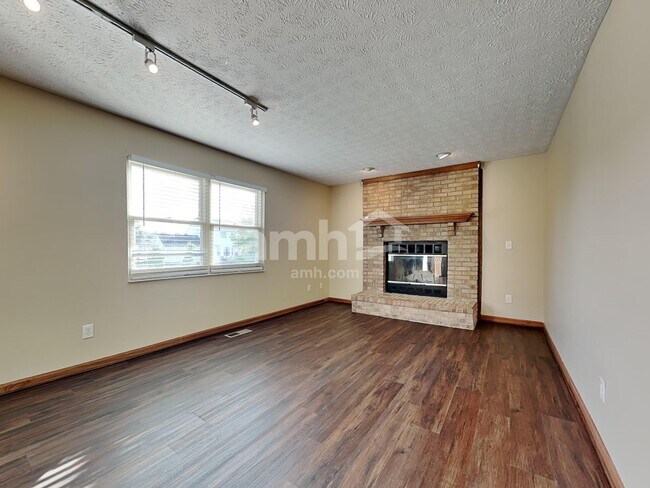 Building Photo - 6588 Taylor Trace Ln