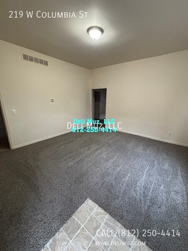 Building Photo - 219 W Columbia St