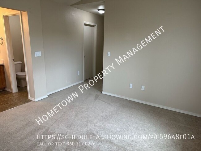 Building Photo - 4332 Freemont St NE