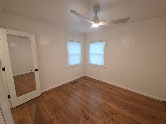 Building Photo - Elegant home with classic charm