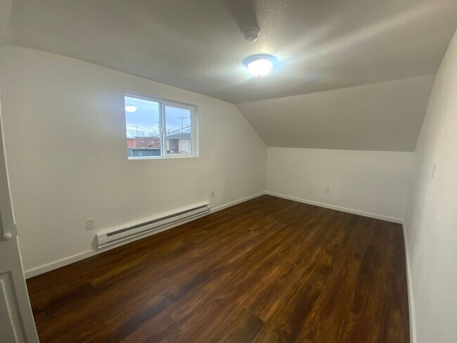 Building Photo - Beautiful Tacoma 4-Bedroom! Apply Today!