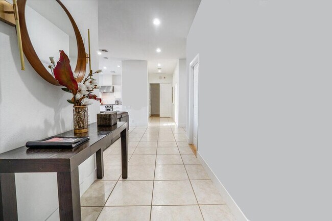 Building Photo - 34620 Via Josefina Dr