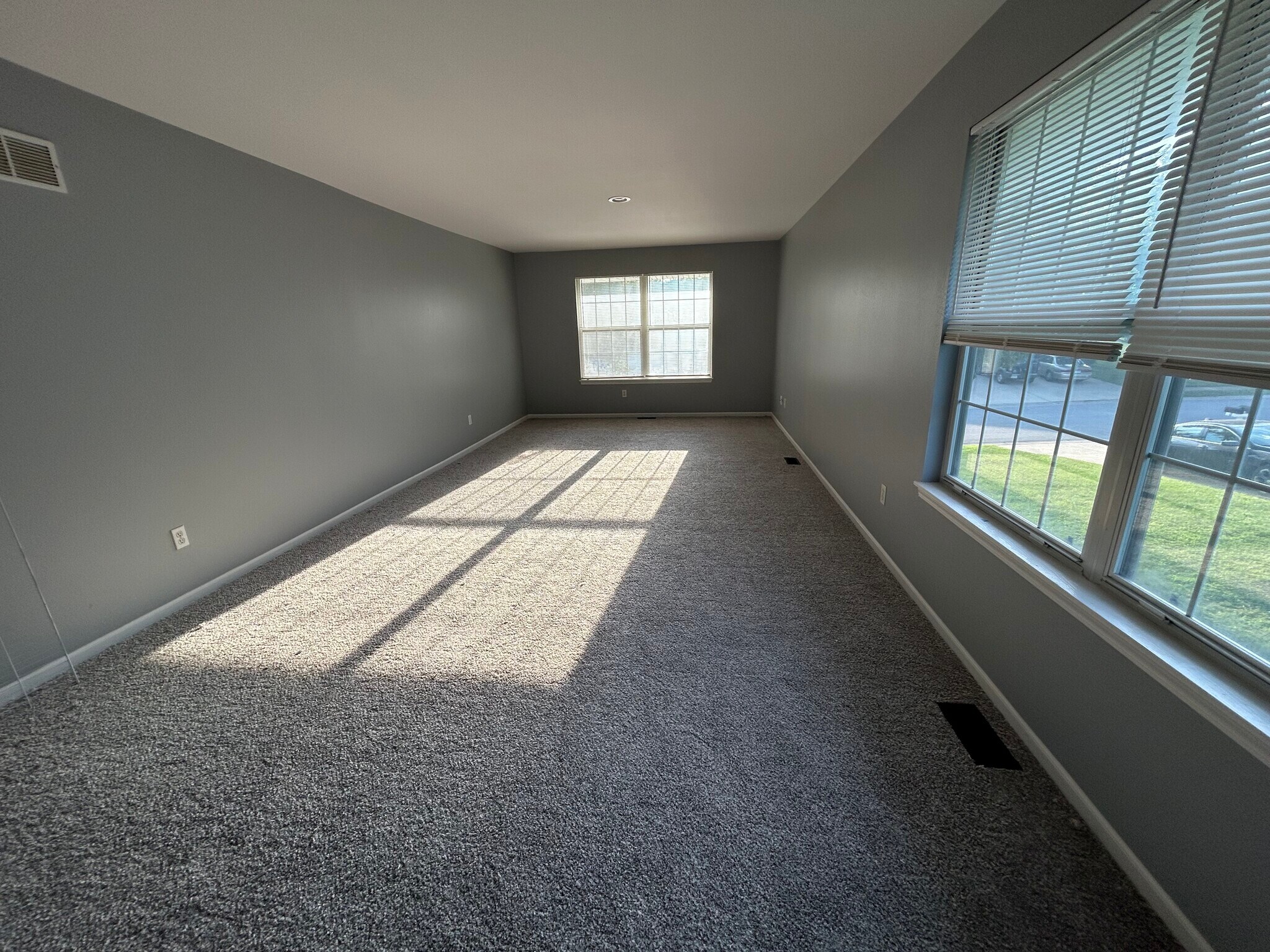 Building Photo - 1416 SE Henley Ct