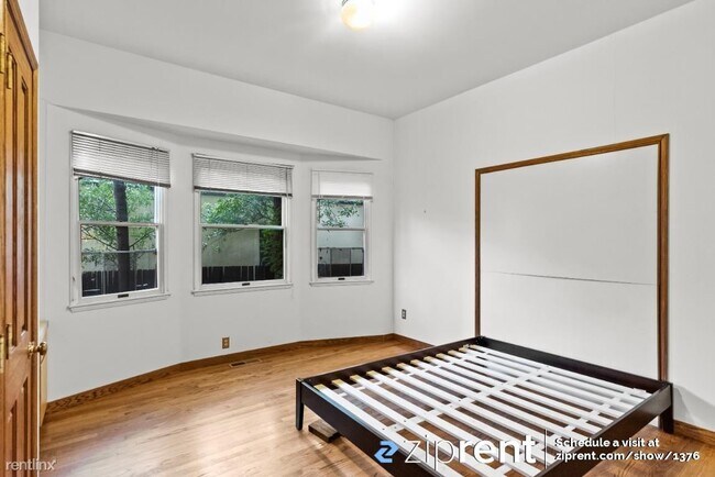 Building Photo - 4 br, 2 bath House - 2280 Hanover St, Palo...