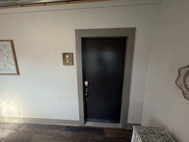 Building Photo - 404 N Washington St