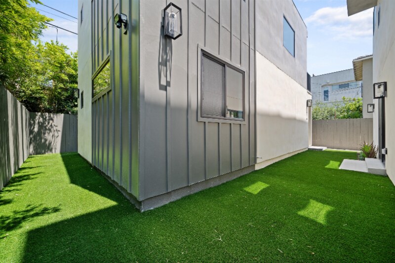 Building Photo - 1844 Stoner Ave