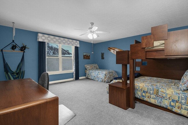 Building Photo - 5464 Sandy Dr