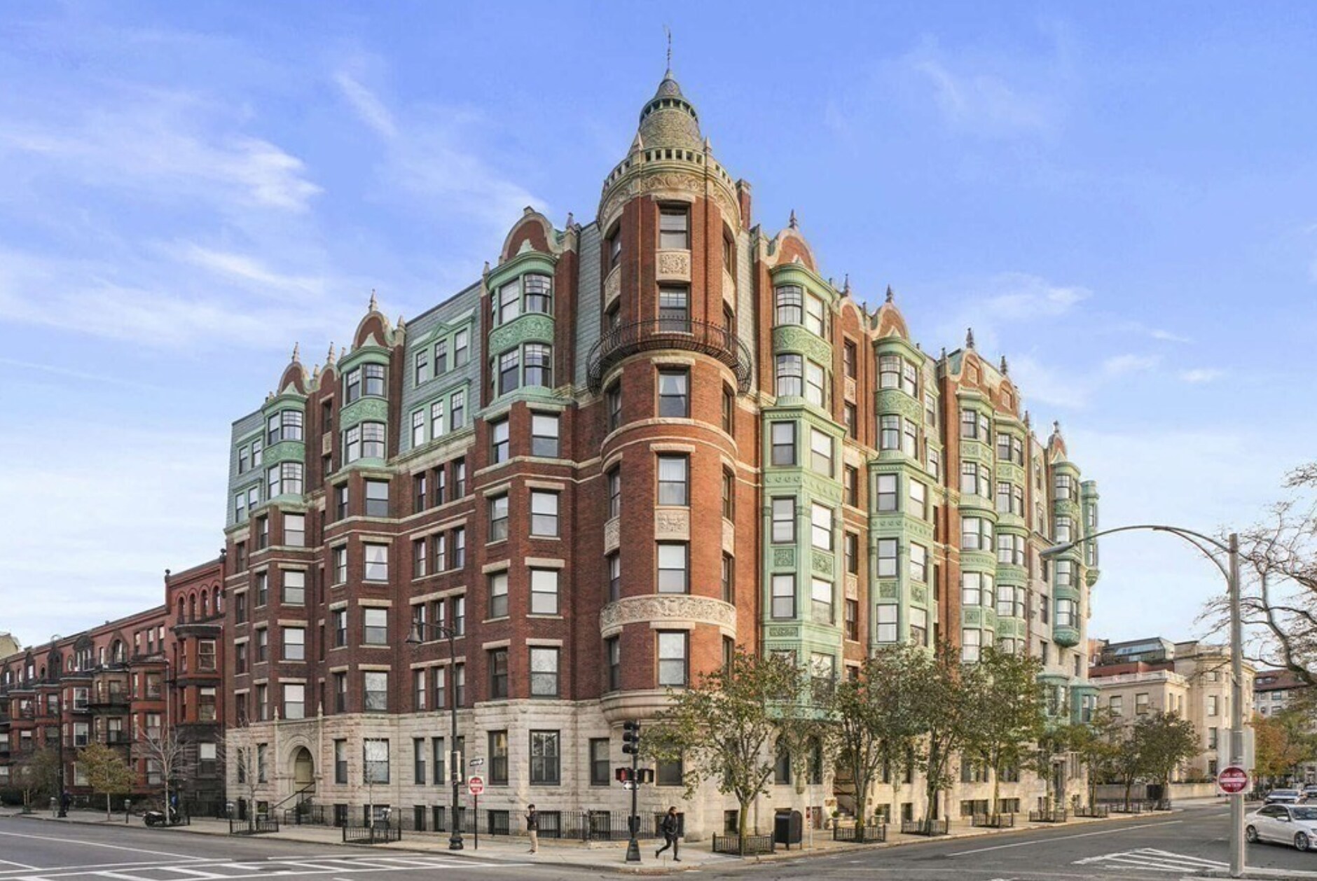 Building Photo - 4 Charlesgate E