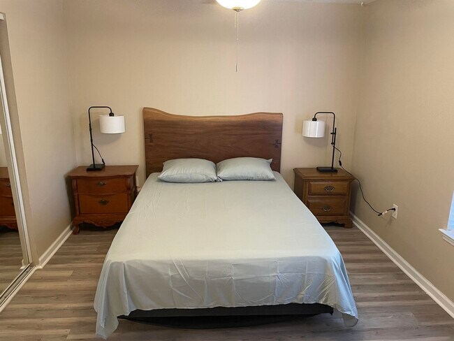 Building Photo - 741 White Dr