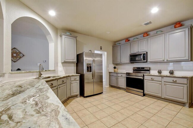 Building Photo - 2354 Oak Pebble