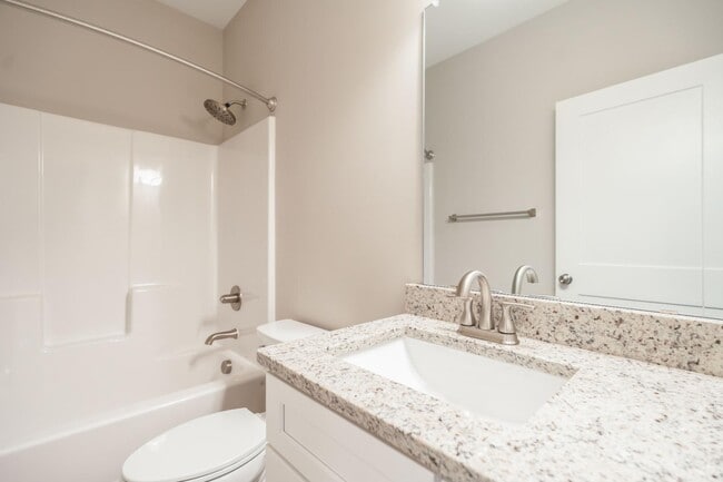 Building Photo - 124 Woodland Dr