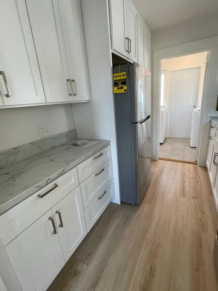 Building Photo - 515 N Burlington Ave