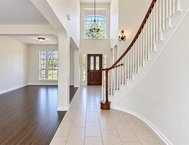 Building Photo - 17002 Brewer Blackbird Dr