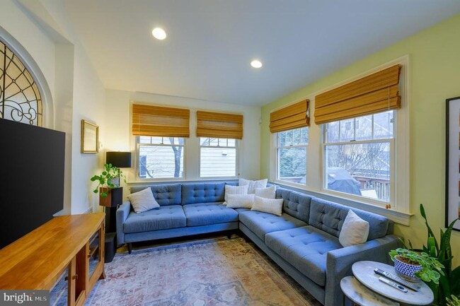 Building Photo - 4504 Highland Ave