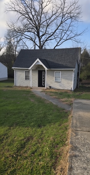 Primary Photo - 232 W Fancy St