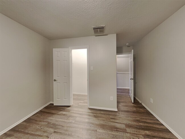 Building Photo - 6714 Hidden Colony Ln