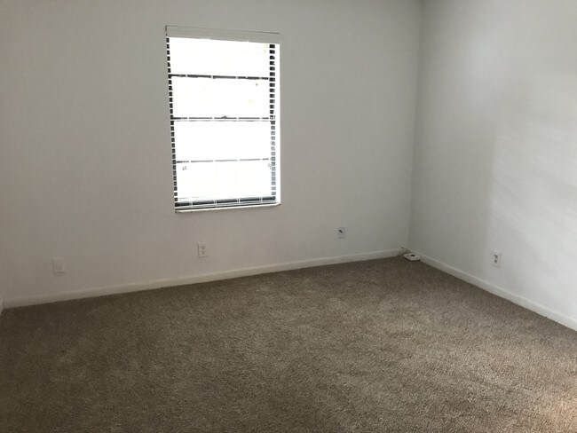 Building Photo - 1305 Periwinkle Pl