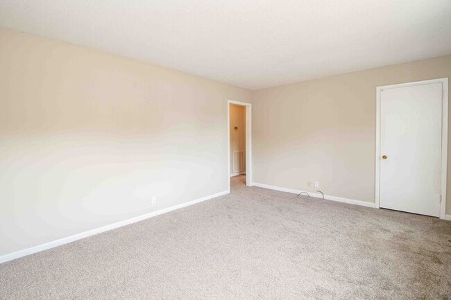 Building Photo - 808 Helton Dr