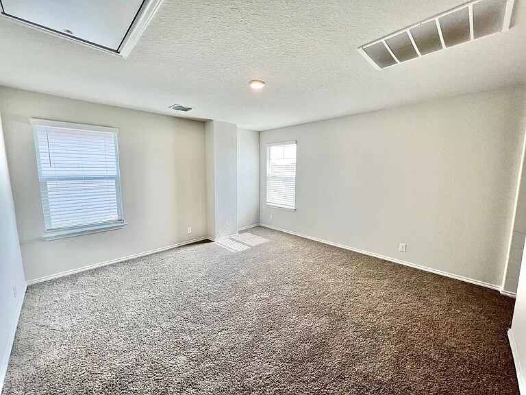 Building Photo - 4430 Lake Ritter St