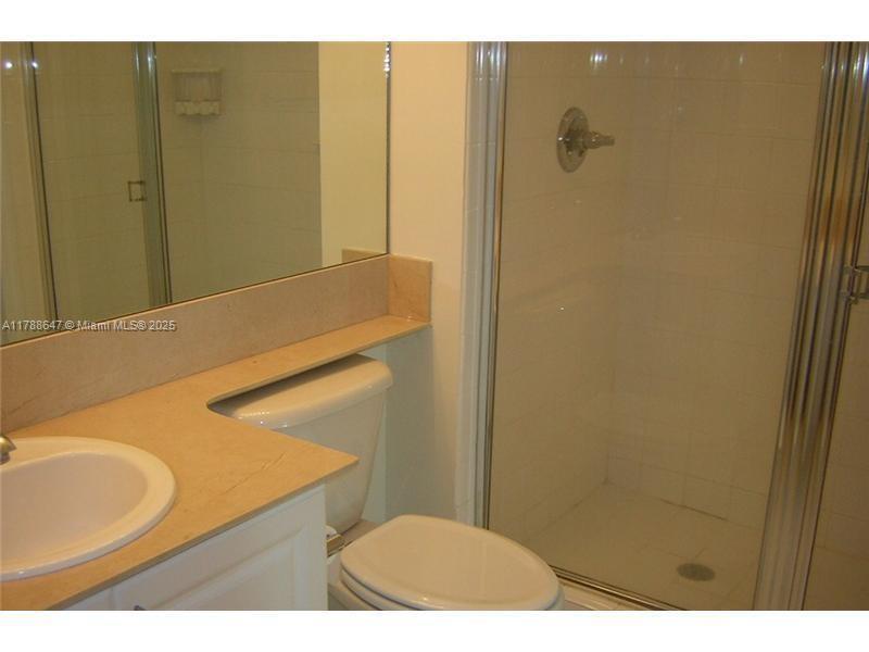 Building Photo - 1155 Brickell Bay Dr