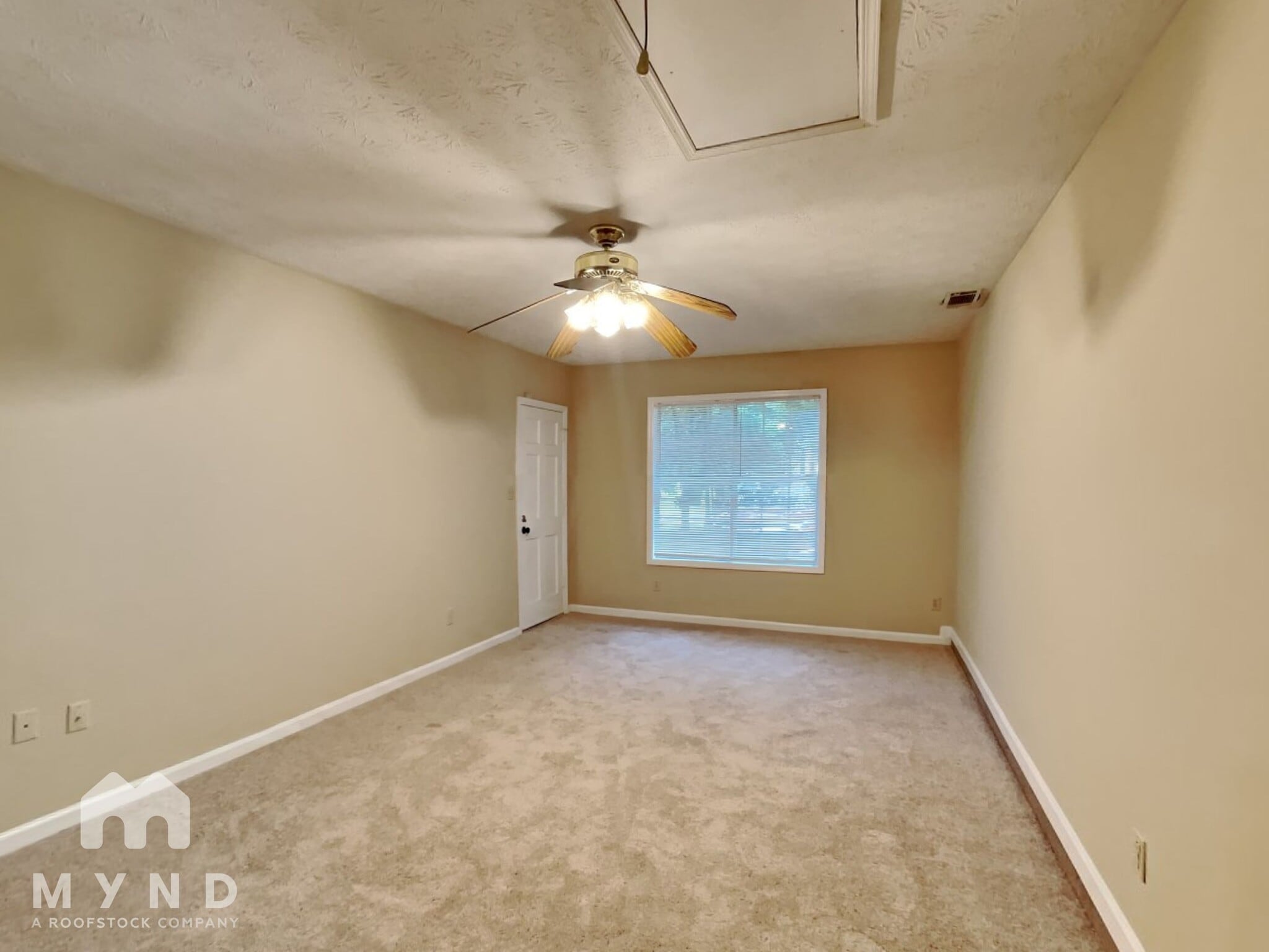 Building Photo - 2971 Meadow Ln