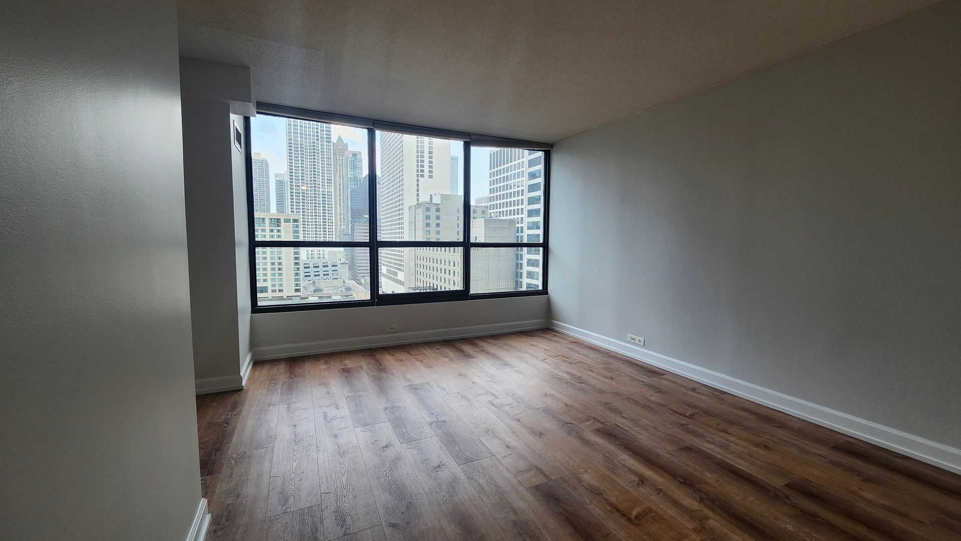 Building Photo - 405 N WABASH