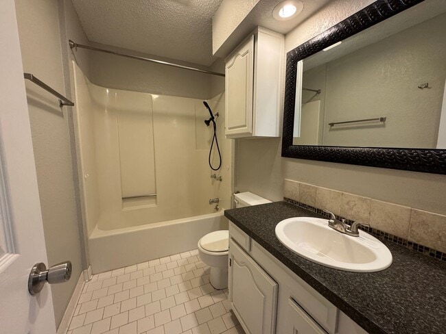 Building Photo - Broken Arrow - 3 bedroom 2 bath!!