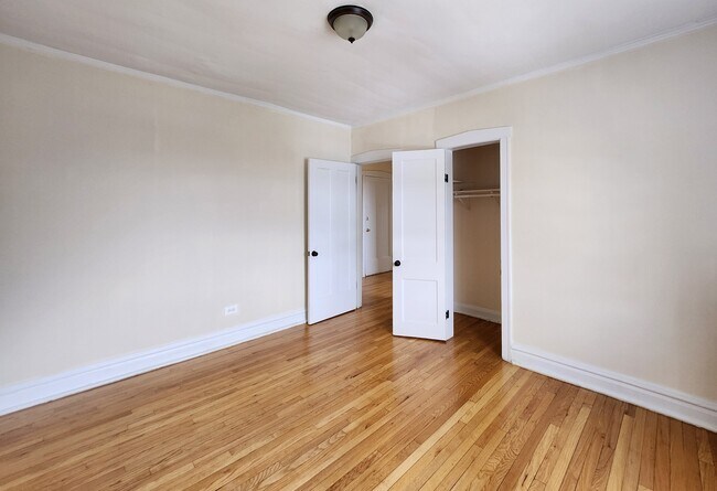 Building Photo - 2244 N Monticello Ave