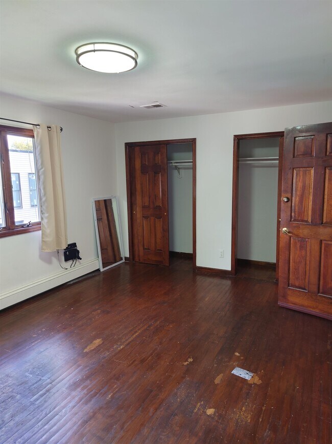Building Photo - 122 North St