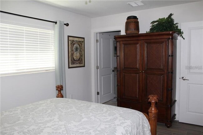 Building Photo - 6030 Carlton Ave