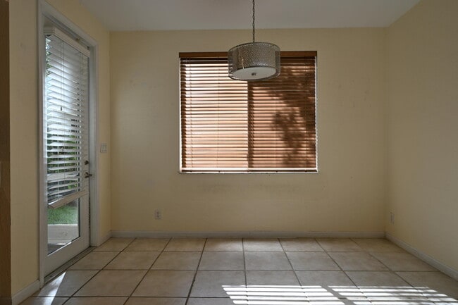 Building Photo - 2789 S Evergreen Cir