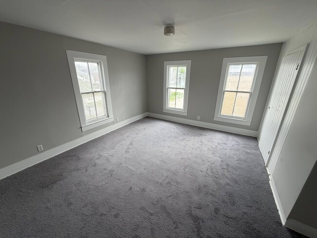 Building Photo - 36 Spring St