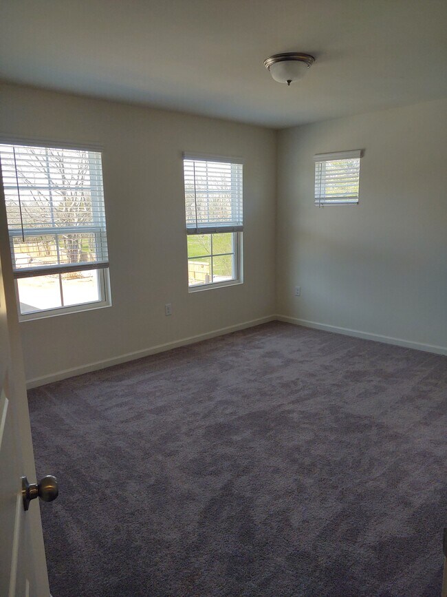 Building Photo - 3316 Deerchase Cir