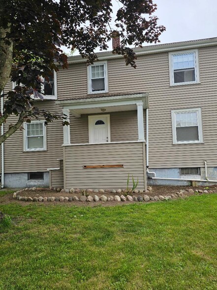 Primary Photo - 192 Bayside Ave
